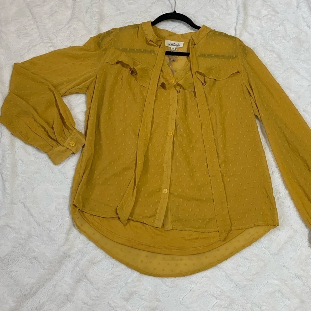 NWT Listicle Mustard Polka Dot Texture Button Up Blouse Top Lined. SZ L